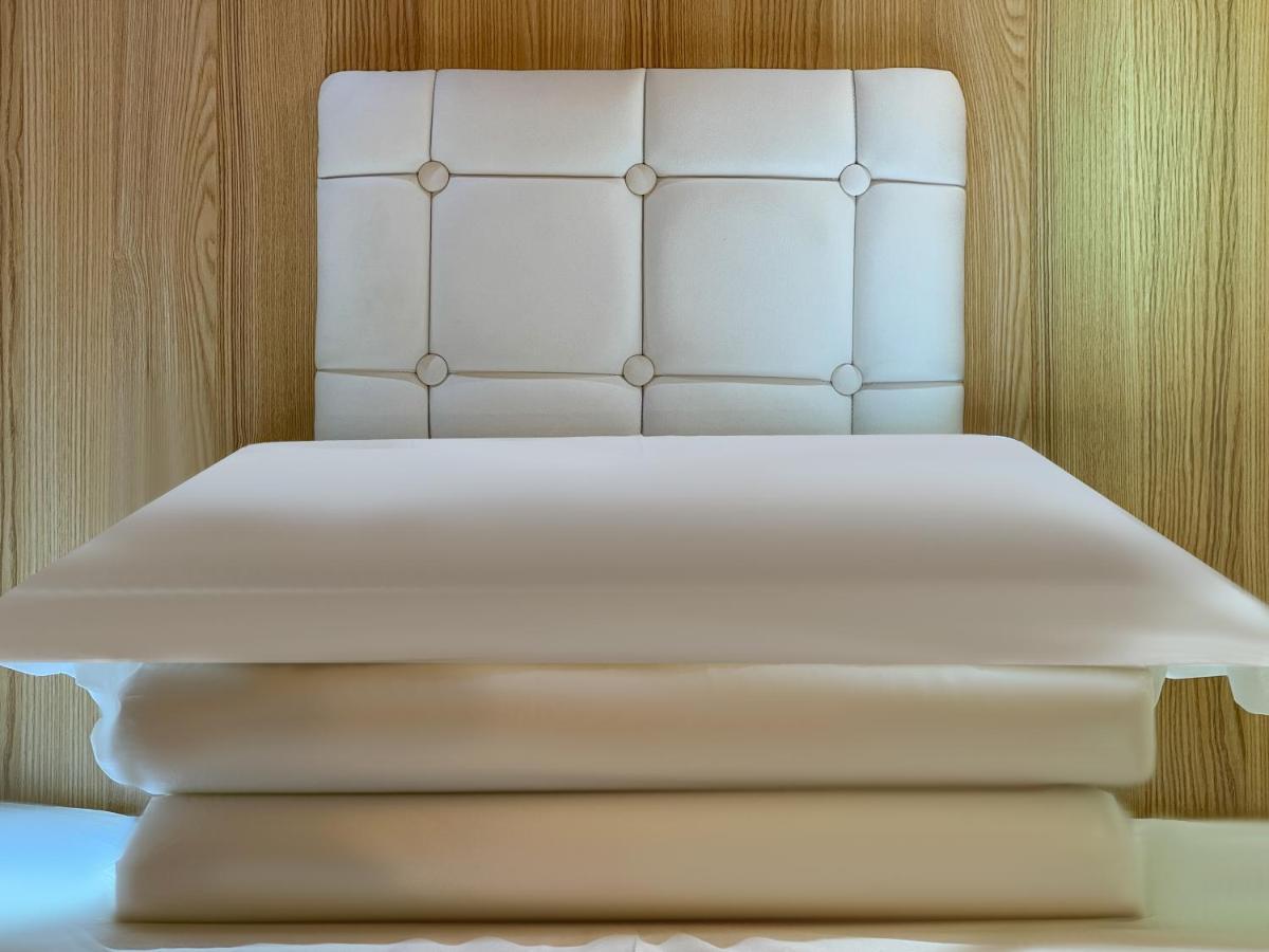 Airone Capsule Hotel โฮบาร์ต ภายนอก รูปภาพ